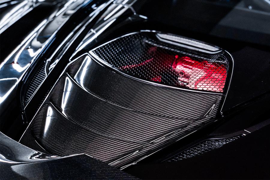 MCLAREN 720S CARBON FIBER REAR ENGINE BAY COVER