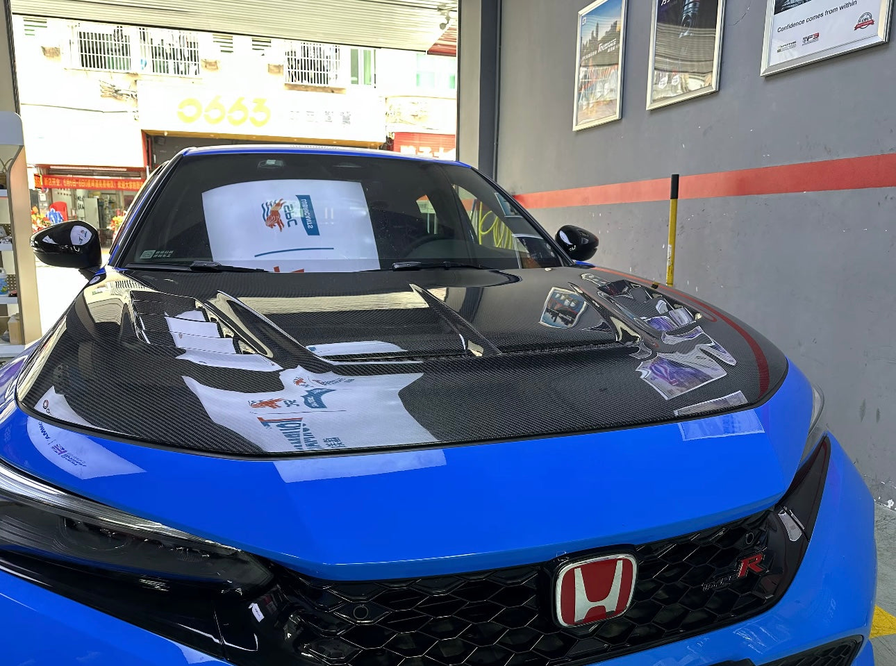 Honda Civic Type-R FL5 Carbon Fiber Vented Hood