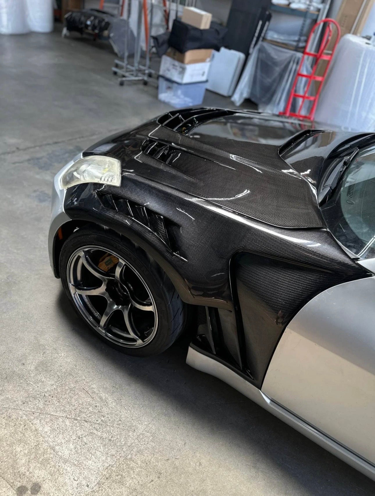 NISSIAN 350Z V1 CARBON FIBER FENDERS 2002-2009