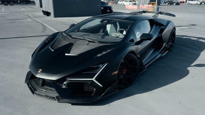 Lamborghini Revuelto DK Style Carbon Fiber Hood